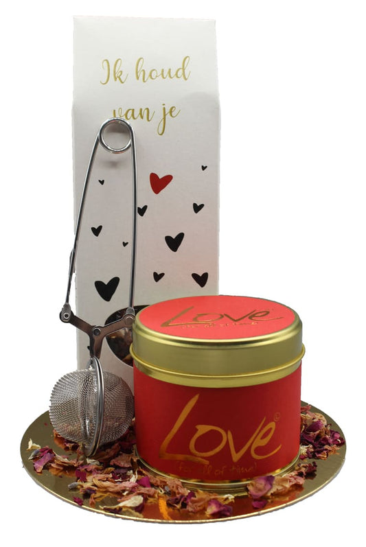 Cadeaupakket voor liefde met thee en een zeef en een kaartje