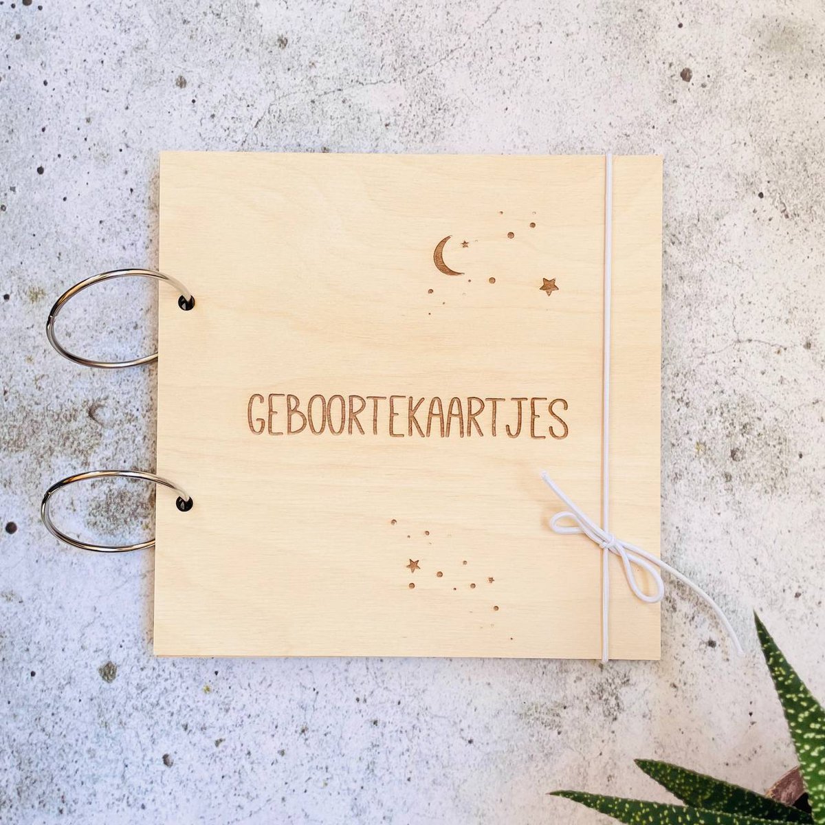 boek-geboortekaartjes-hout