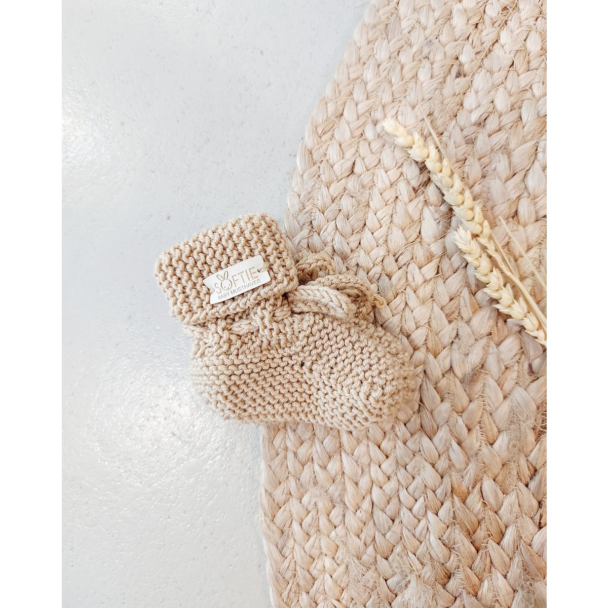 slofje-merino-beige-handgemaakt-cadeau-baby